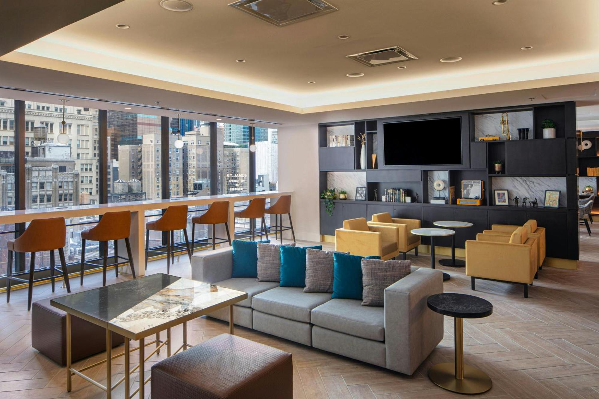 Hotel New York Marriott Marquis Exterior foto The Club lounge at London Heathrow Airport