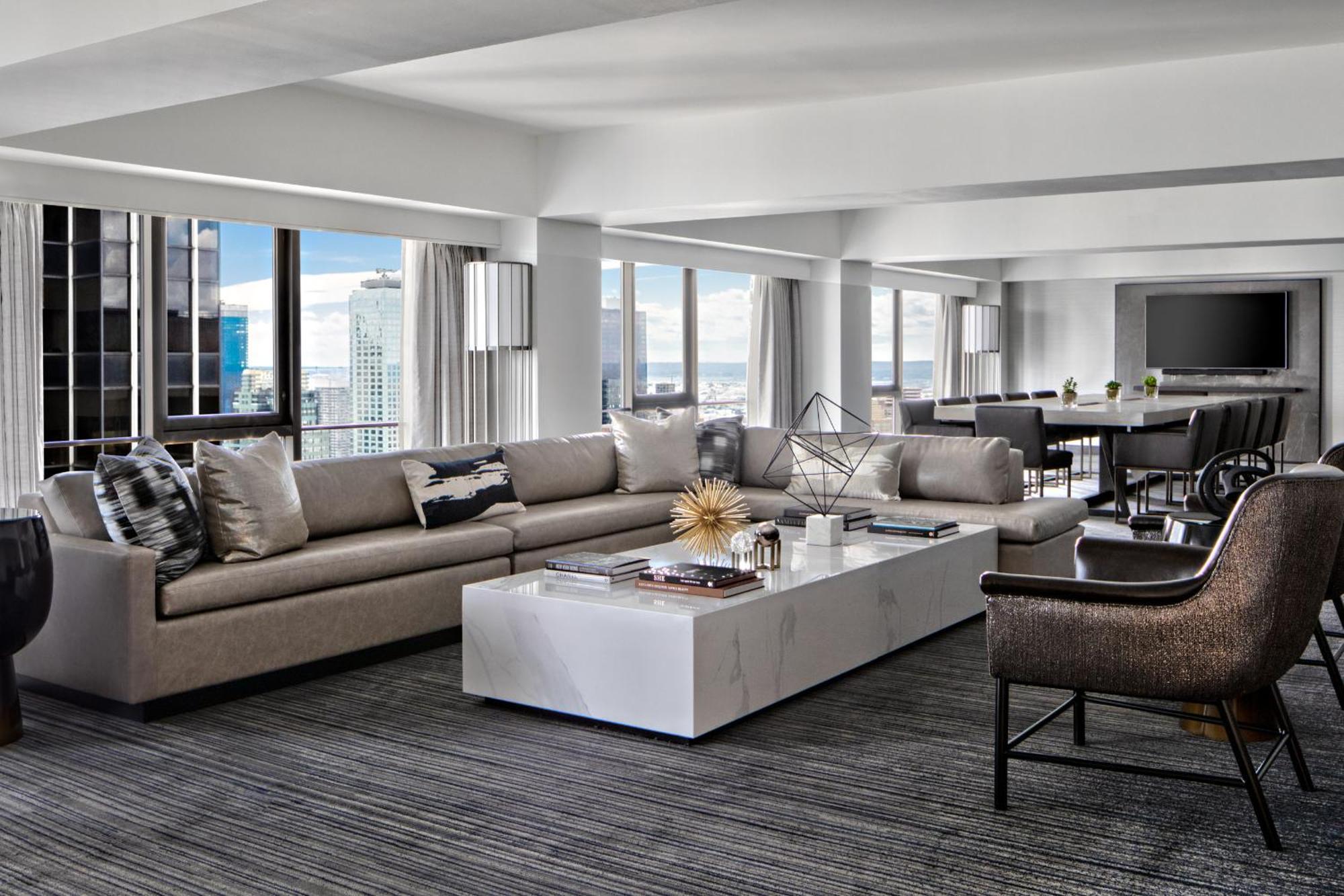 Hotel New York Marriott Marquis Exterior foto The living room of a three-bedroom penthouse